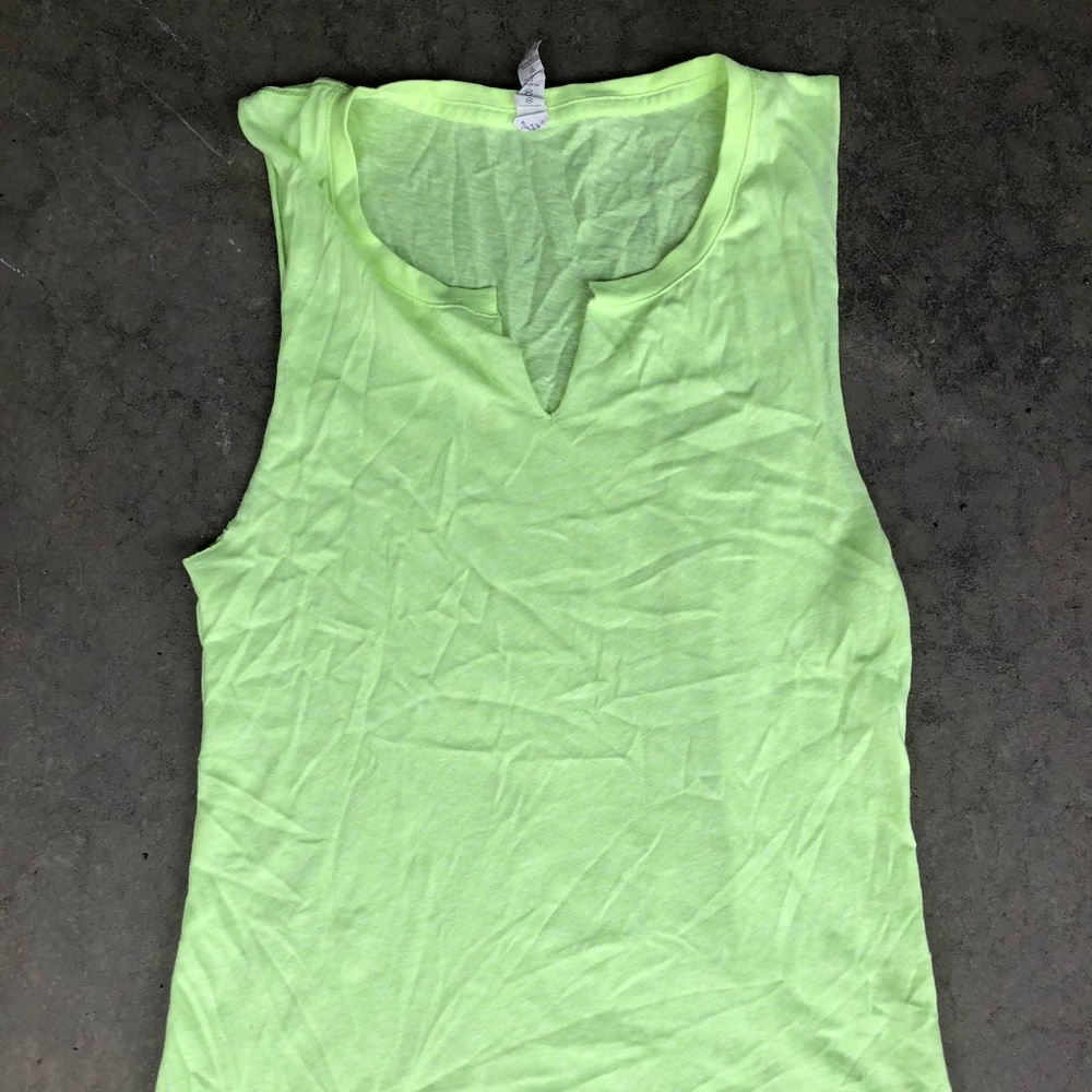Under armour tank